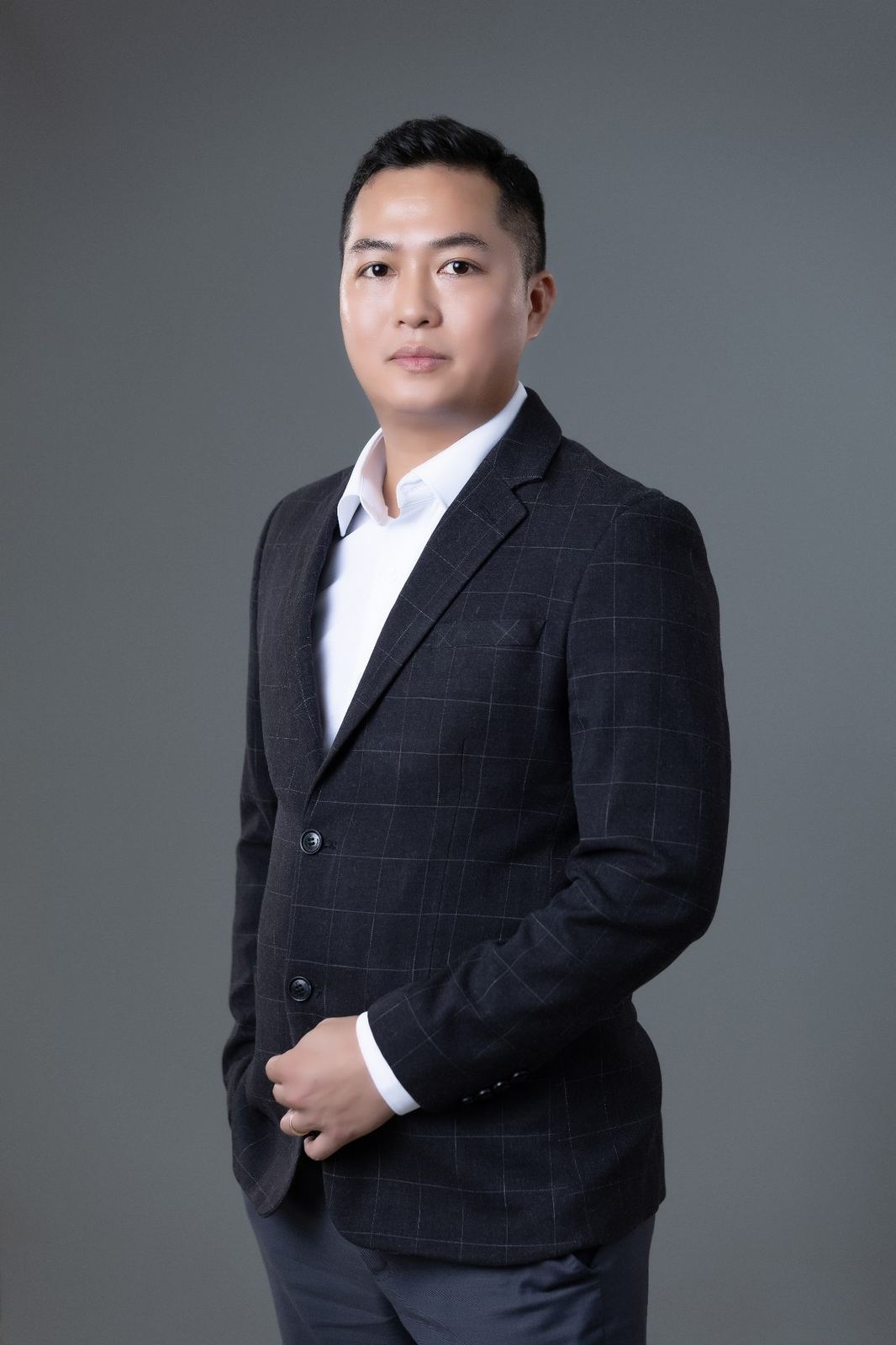 Ông. Bùi Hữu Mừng