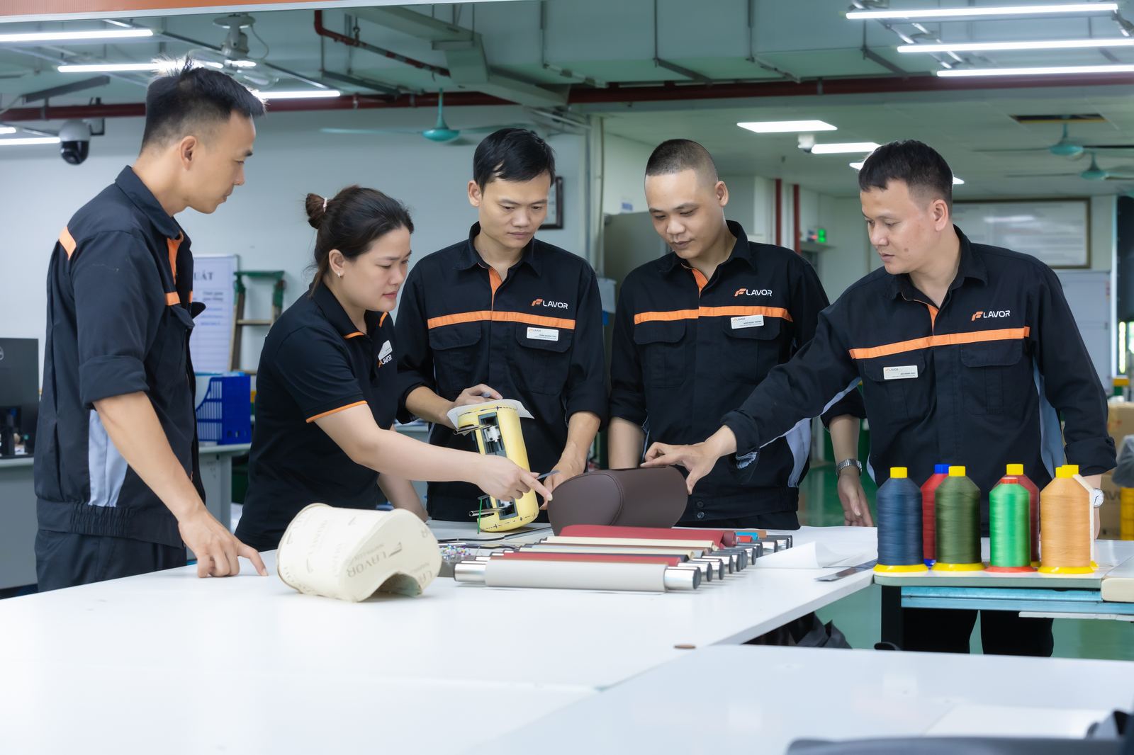 Đội ngũ Lavor kiểm tra vật liệu