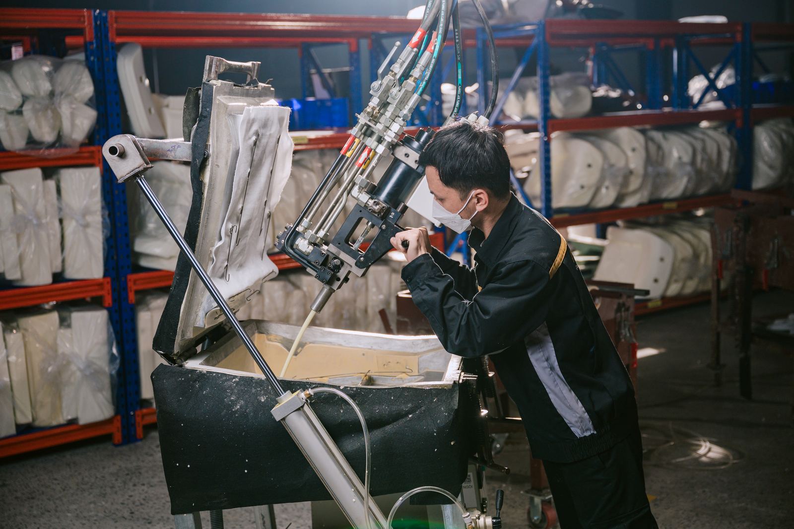 Ép phun tạo hình mút foam