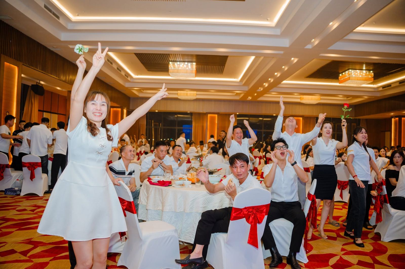 Khoảnh khắc đêm Gala 15 năm Minh Tâm Group tại Quảng Bình