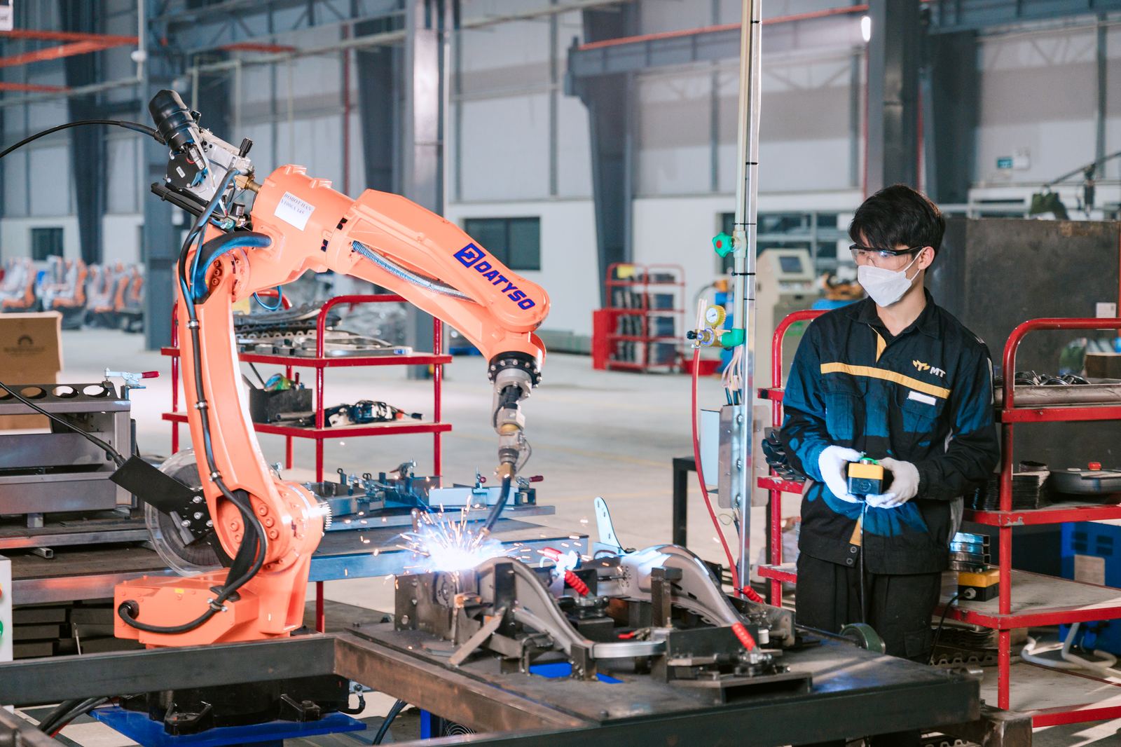 Hàn khung robot tự động