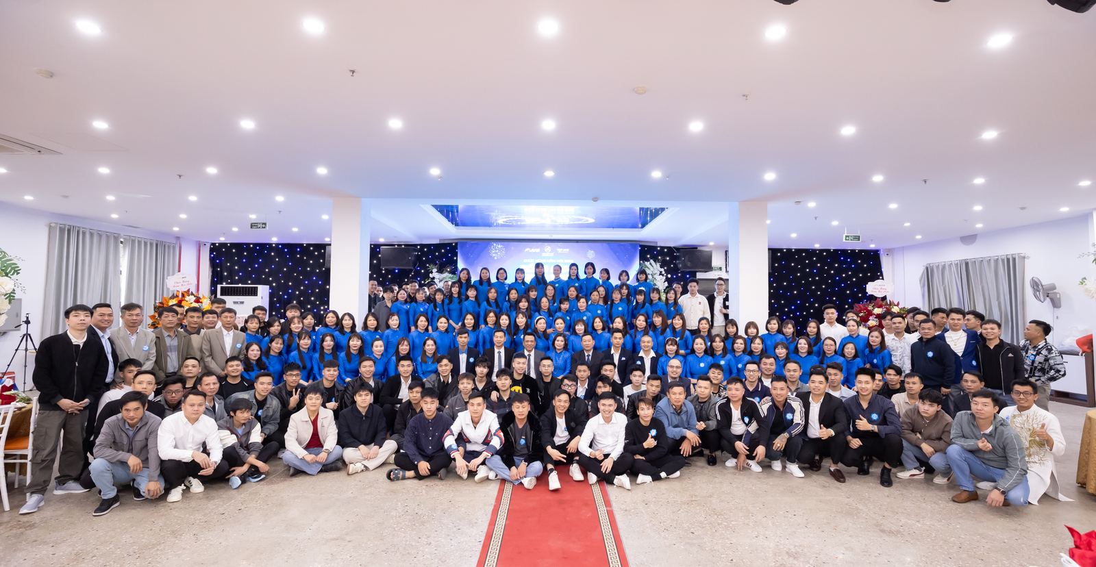 Tập thể cán bộ công nhân viên Minh Tâm